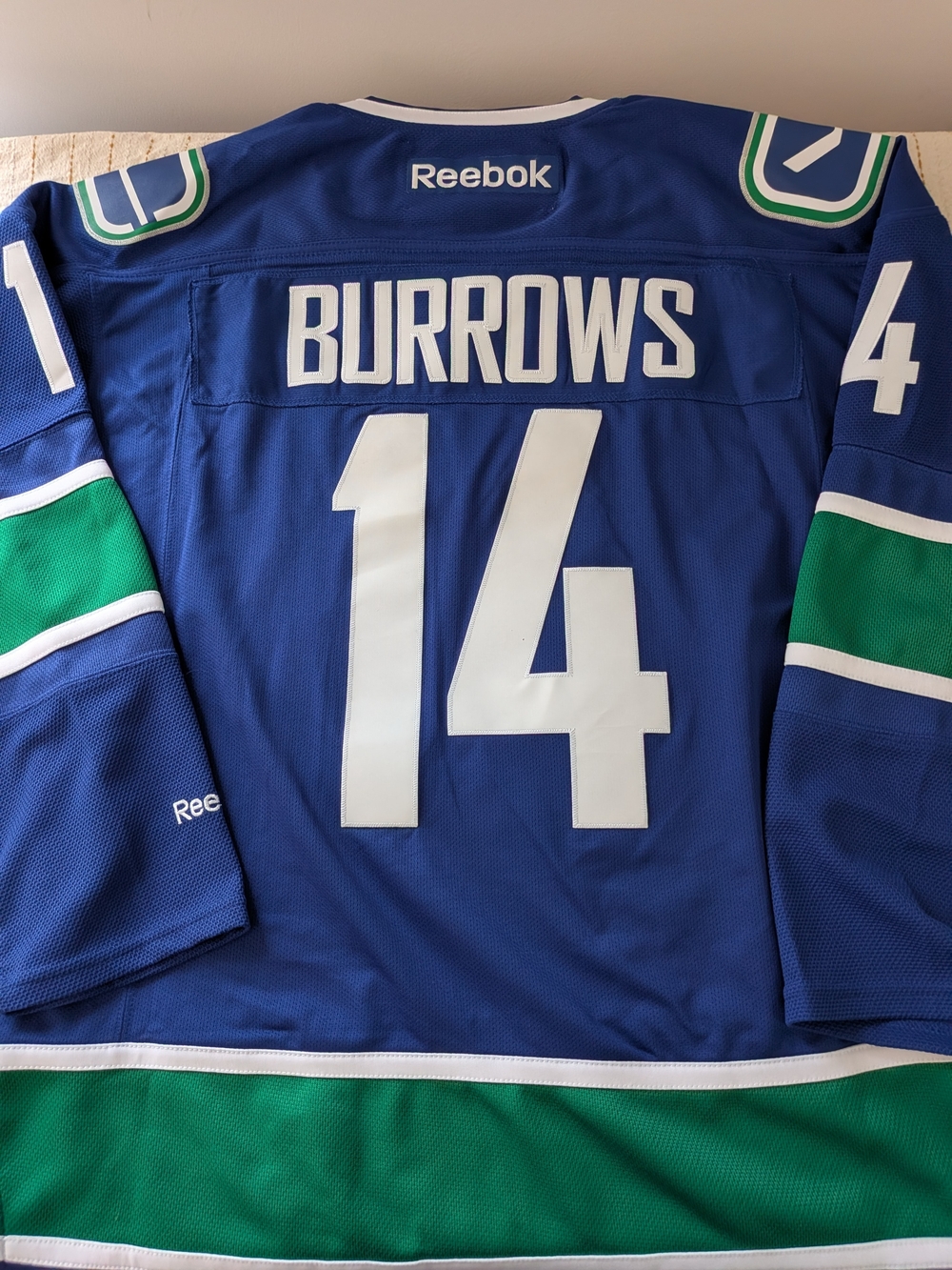 Vancouver Canucks Alex Burrows Jersey Reebok Size Large